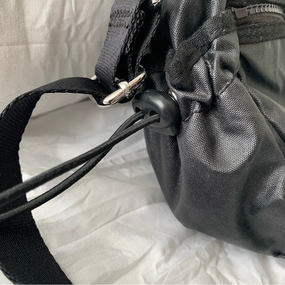 JUICY COUTURE Black/Pink Crossbody Bag/Fanny Lightweight Shoulder Strap‎ Pockets - Picture 9 of 14